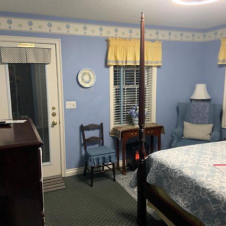 Weatherpine Inn Ниагара-он-те-Лейк Экстерьер фото